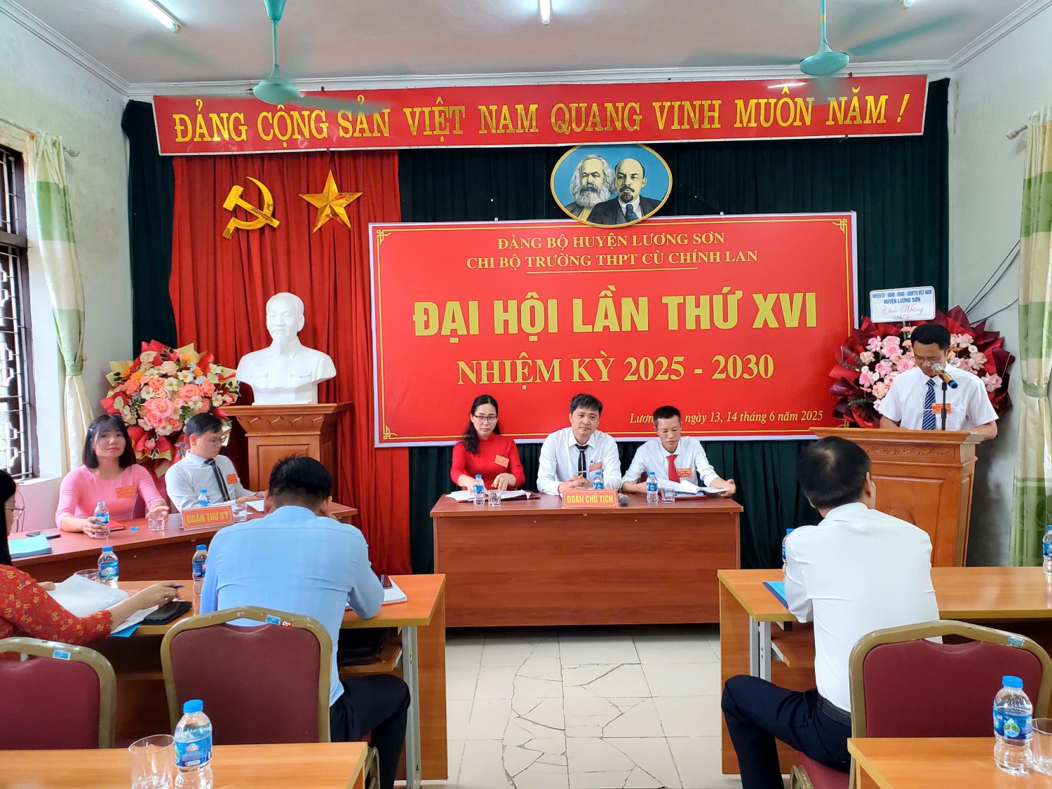 CHI BỘ TRƯỜNG THPT CÙ CHÍNH LAN TỔ CHỨC THÀNH CÔNG ĐẠI HỘI LẦN THỨ XVI, NHIỆM KỲ 2025–2030